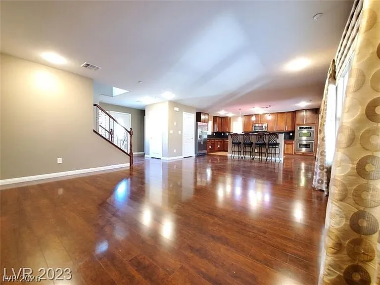 2081 Self Portrait St — Photo 6