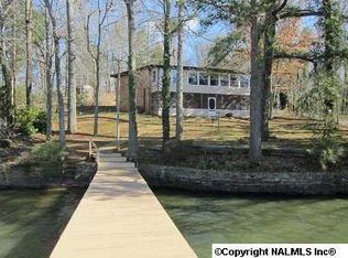 816 Skyline Shores Dr, Scottsboro, AL 35769