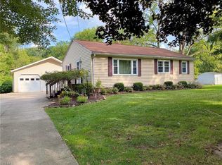 3363 Easton Rd, Barberton, OH 44203