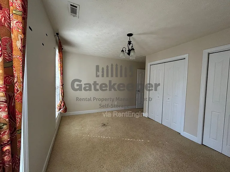 111 Hanbury Ln — Photo 22