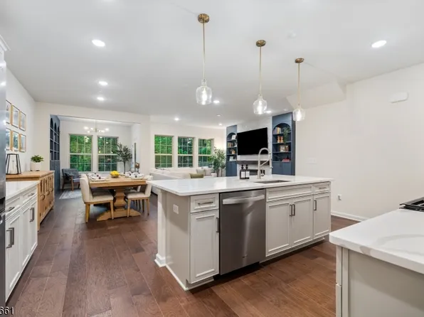 6 Hyssop Dr, Warren Twp., NJ 07059