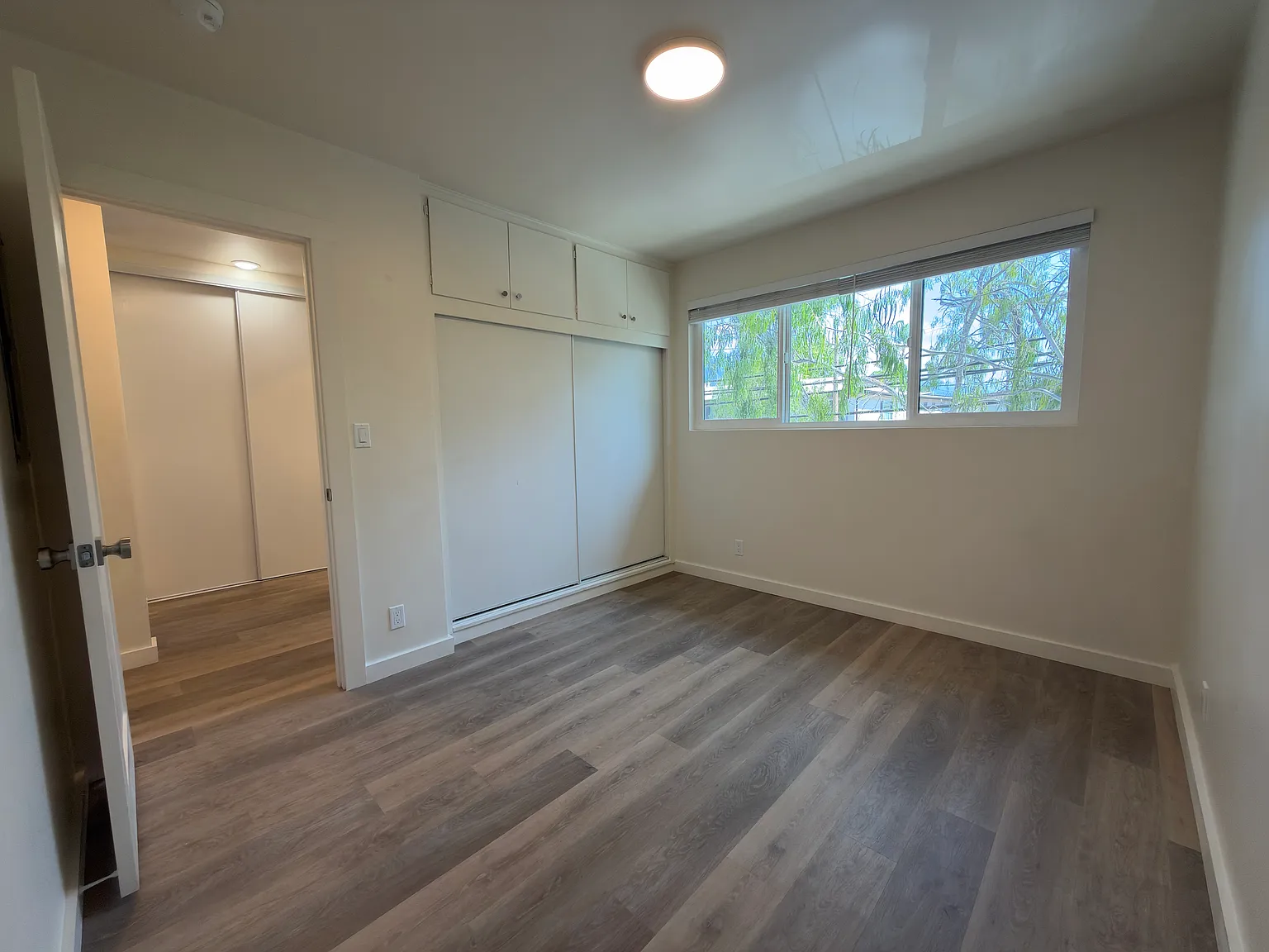 111 N La Cumbre Rd — Photo 3