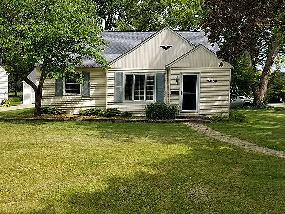 3rd image of 24108 Hedgewood Ave