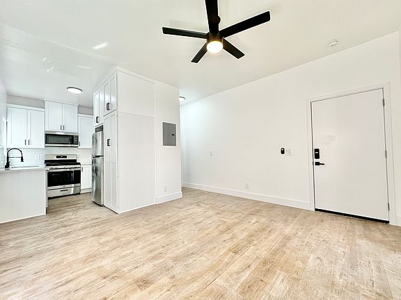 4th image of 1414 W 10th Pl #4