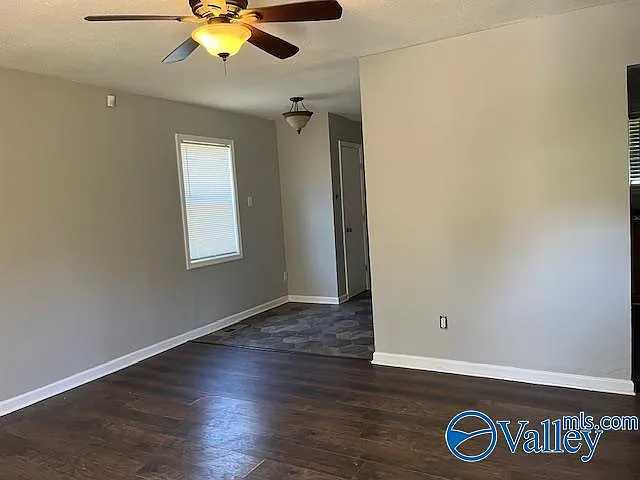 3 bed, 1.5 bath, 1000 sqft, $1,350 — Photo 3