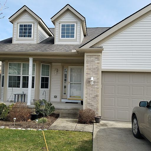 2561 Edgebrook Crossing