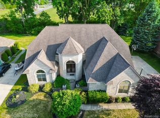 13778 Pheasant Dr, Shelby Township, MI 48315