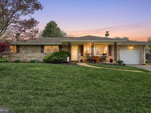 575 Sundale Dr, York, PA 17402