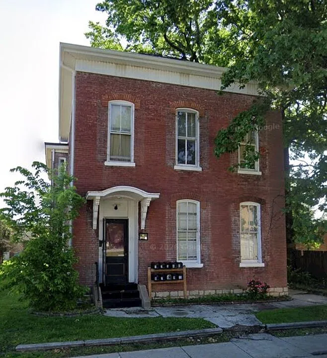 212 N Jackson St #2