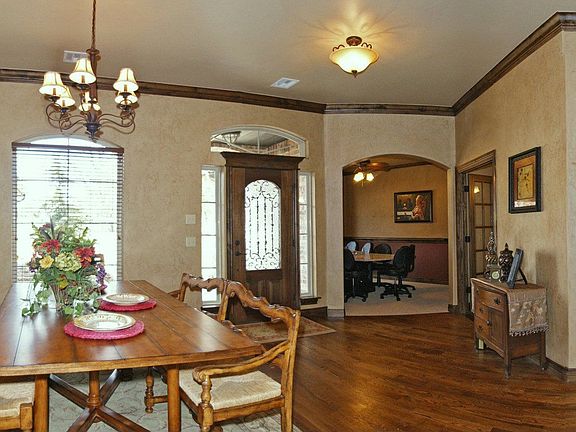 2nd image of 2142 Estancia Cir