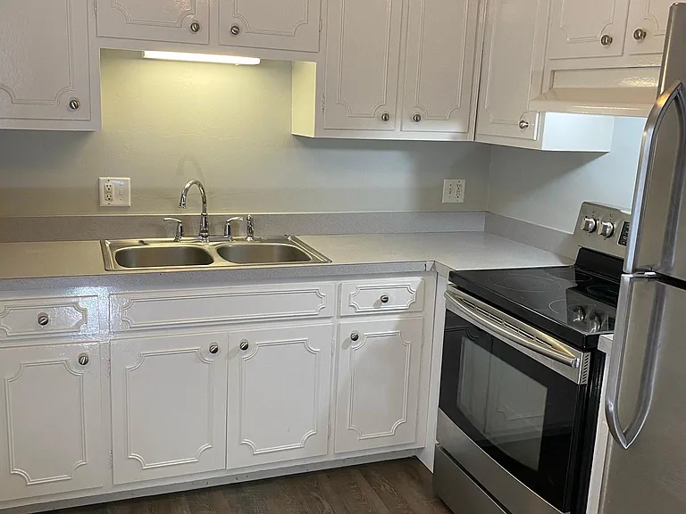 8239 Archer Ave #3 — Photo 4