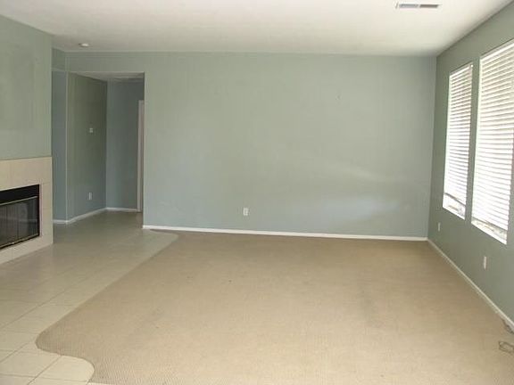 3rd image of 725 Avenida Leon