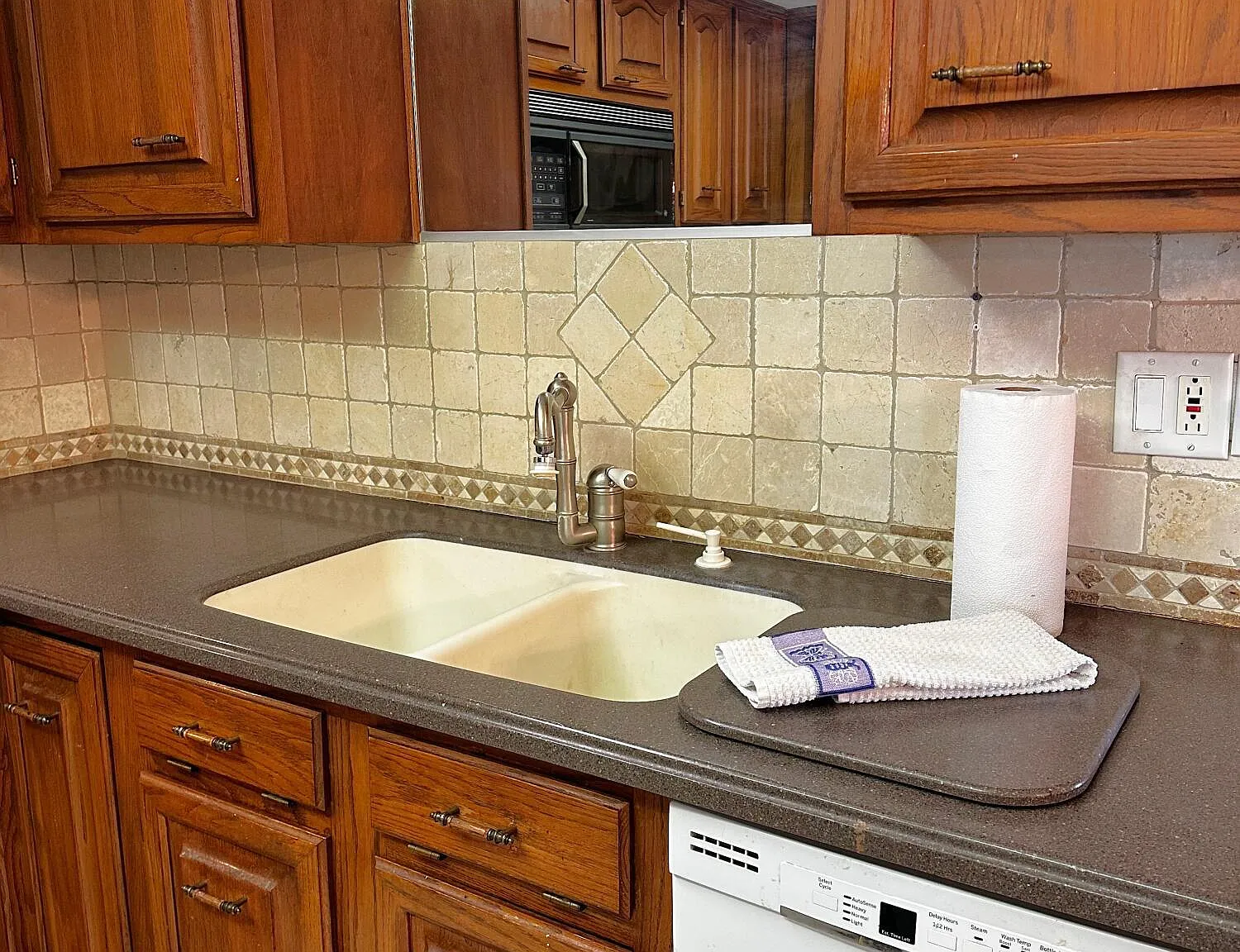 2 bed, 2.0 bath, 1264 sqft, $1,750 — Photo 2