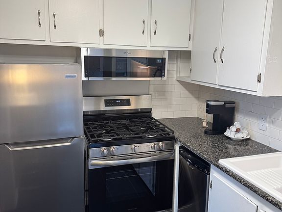 4th image of 121 N 43rd St #1