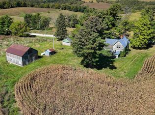 1325 Canoe Ridge Rd, Decorah, IA 52101