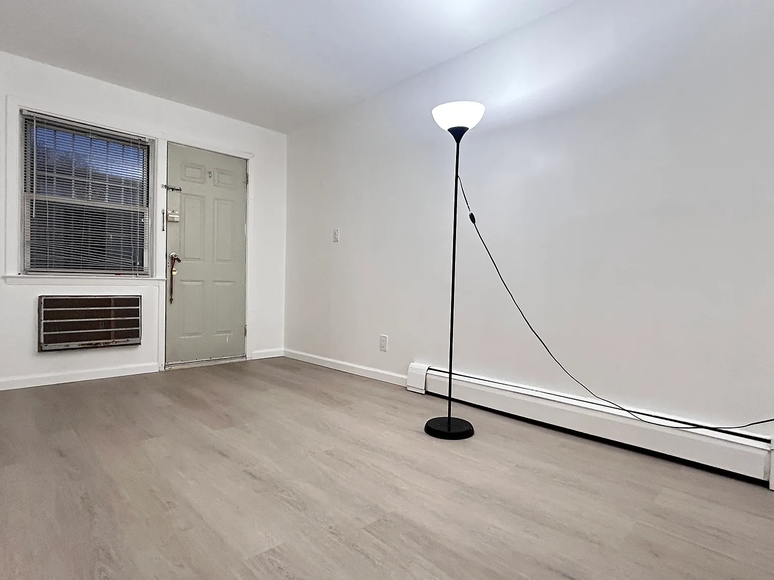 Barclay Ave, Flushing — Photo 4