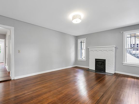 4th image of 117 W Park Ave #A