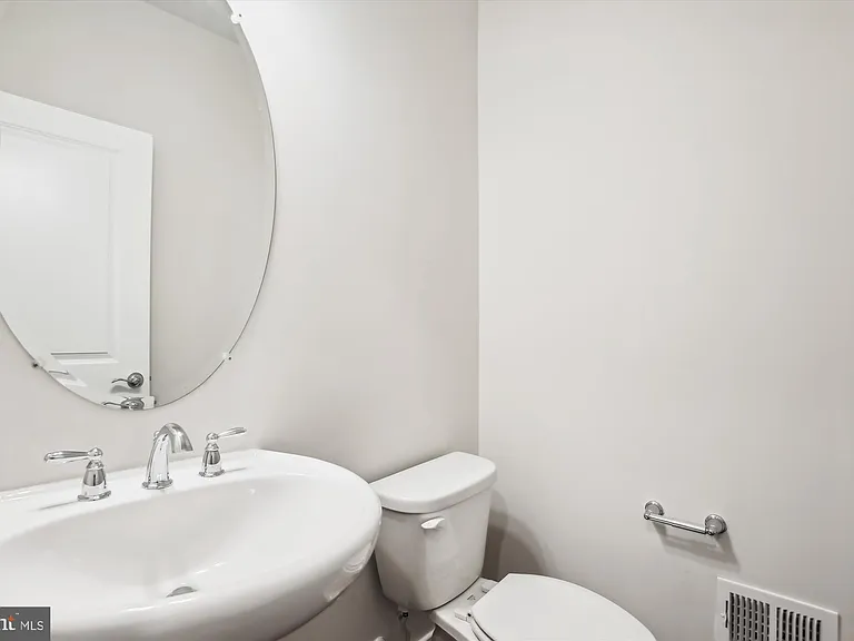 13340 Sherwood Park Ln — Photo 12