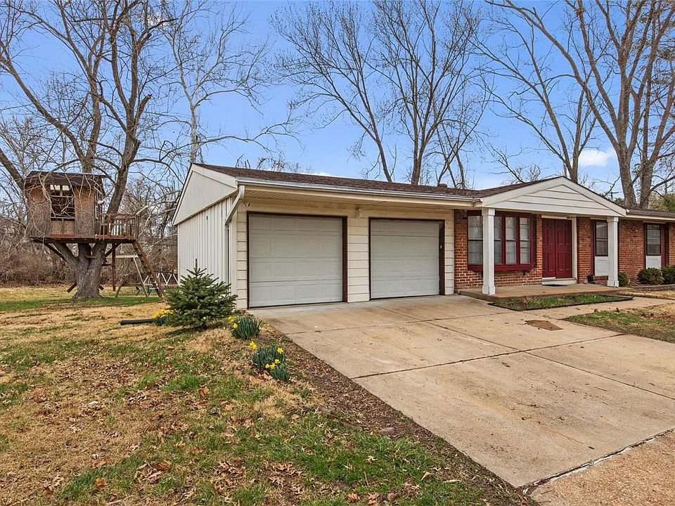 2nd image of 505 Clarington Dr