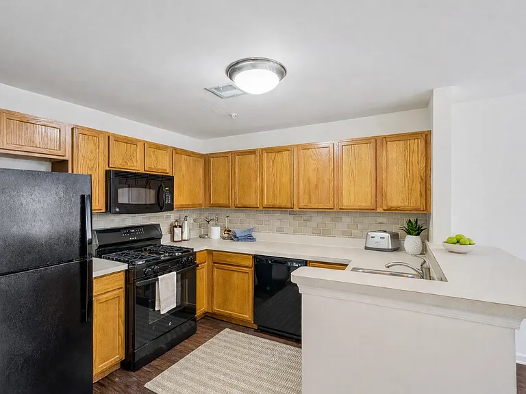 Spring Creek Apartments — Photo 25