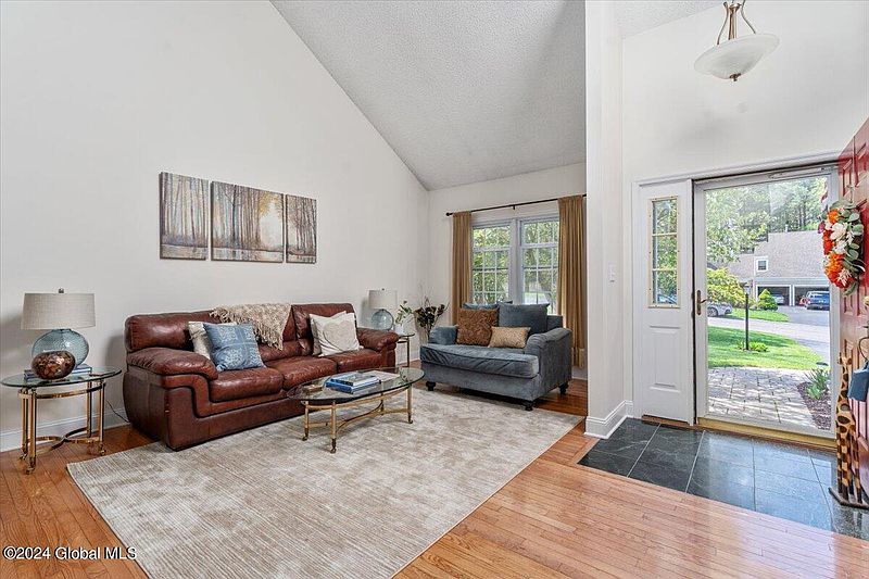 3rd image of 24 Ridgefield Drive