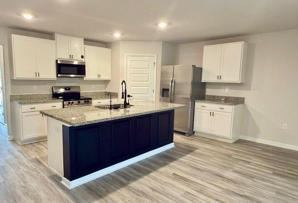1st image of 3411 Phoenix Ct