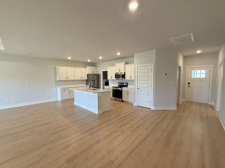 128 Clift Farm Dr — Photo 6