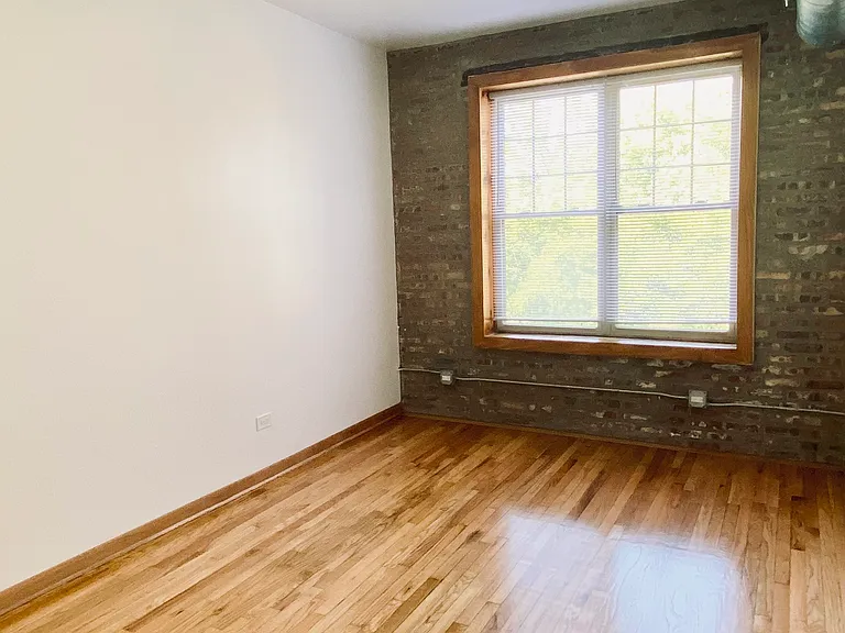 3429 W Hirsch St #2E — Photo 8