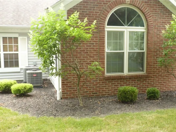 50 Stratford Green Dr APT 4, Canfield, OH 44406
