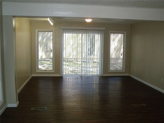 3rd image of 24 Britten Cir