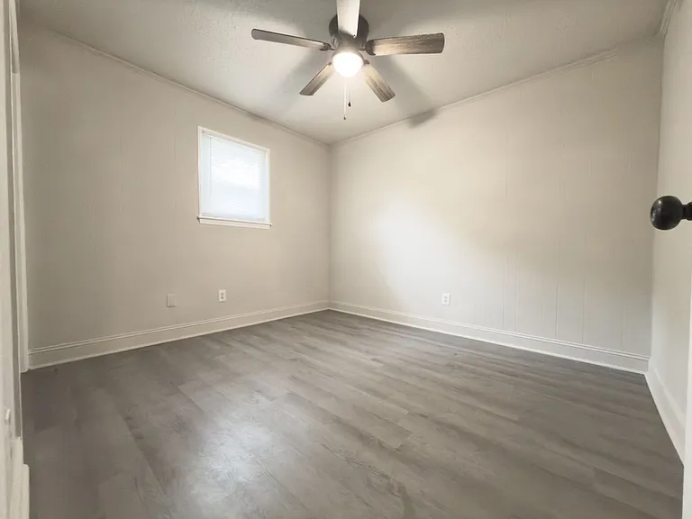 836 White Oak Dr — Photo 13