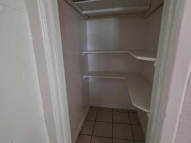 43 Currans Ln #3L — Photo 5