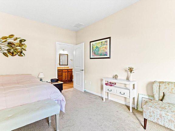 4th image of 224 Lake Cove Dr