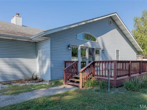 802 S Moreland Rd, Bethalto, IL 62010