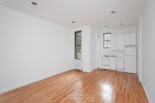 Rented by Copperwood Real Estate | media 17