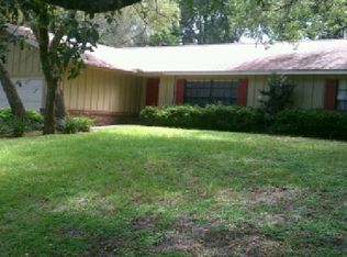 2057 Stratford Dr, Deland, FL 32724