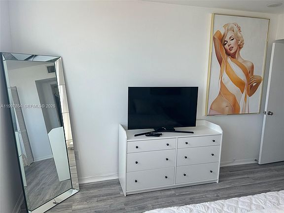 4th image of 90 Alton Rd APT 607