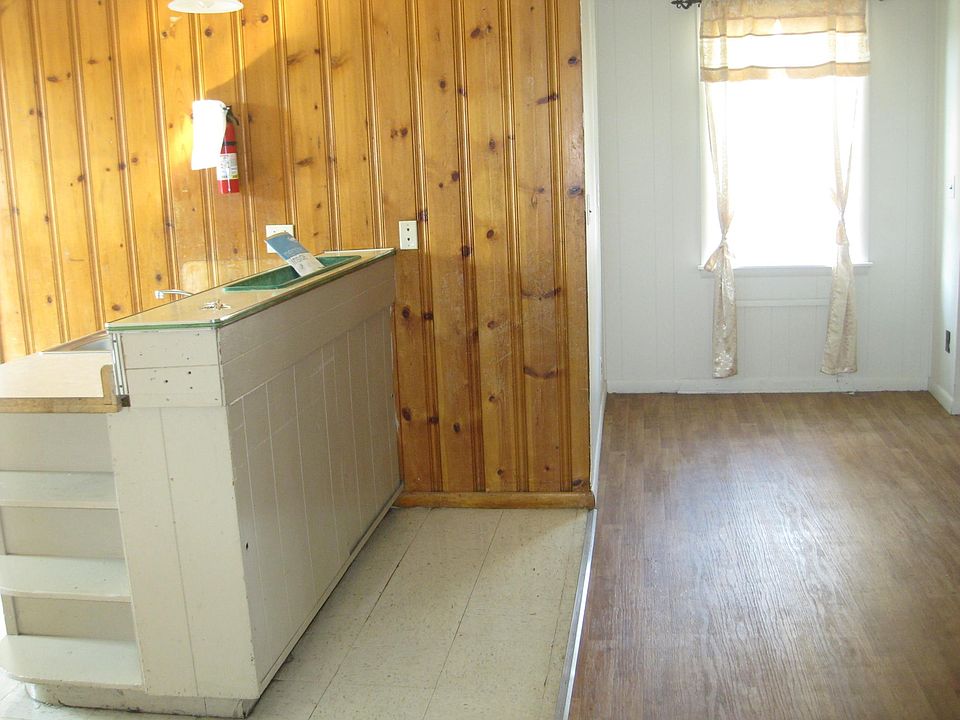 2nd image of 901 White St