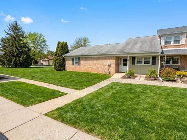 49 Fair Isle Cir, Chalfont, PA 18914