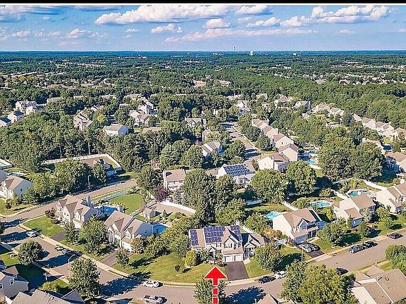 2nd image of 2443 Forest Cir