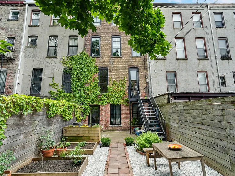 629 Putnam Ave #2 — Photo 20
