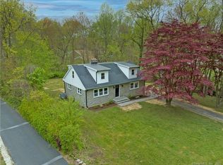 2 North St, Trumbull, CT 06611