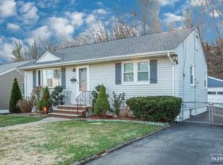 537 Farnham Ave, Lodi, NJ 07644
