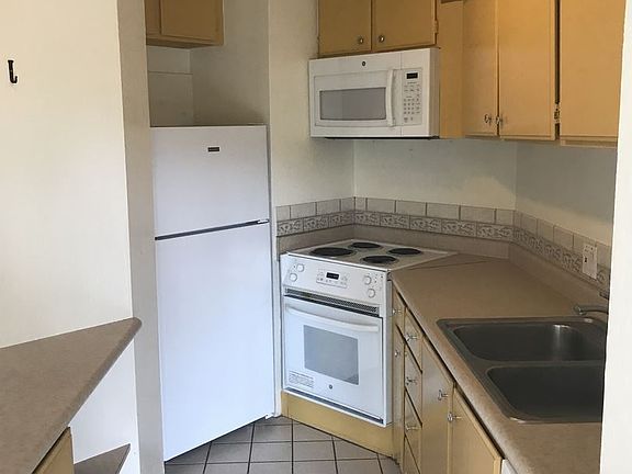 4th image of 50 Waiohuli St