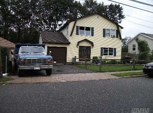 8 E 4th St, Huntington Station, NY 11746