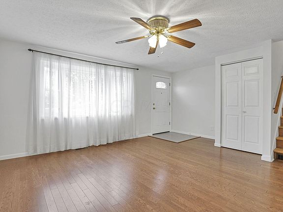 3rd image of 3667 Sheldon Pl