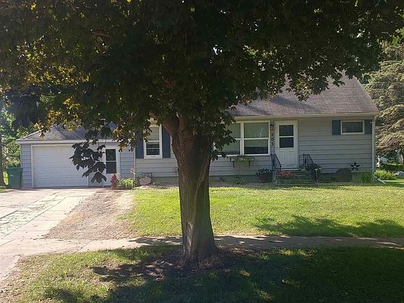 2nd image of 203 W Grove St