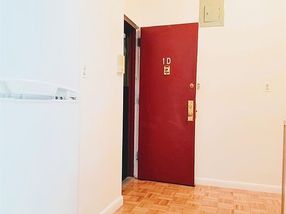 4th image of 162 Mott St APT 2