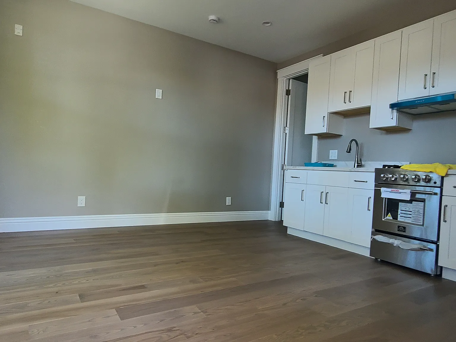 1 bed, $3,000 — Photo 4