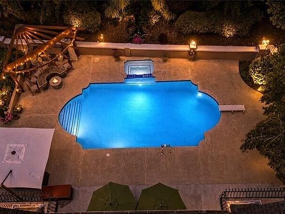 5th image of 135 Lameloise Ln